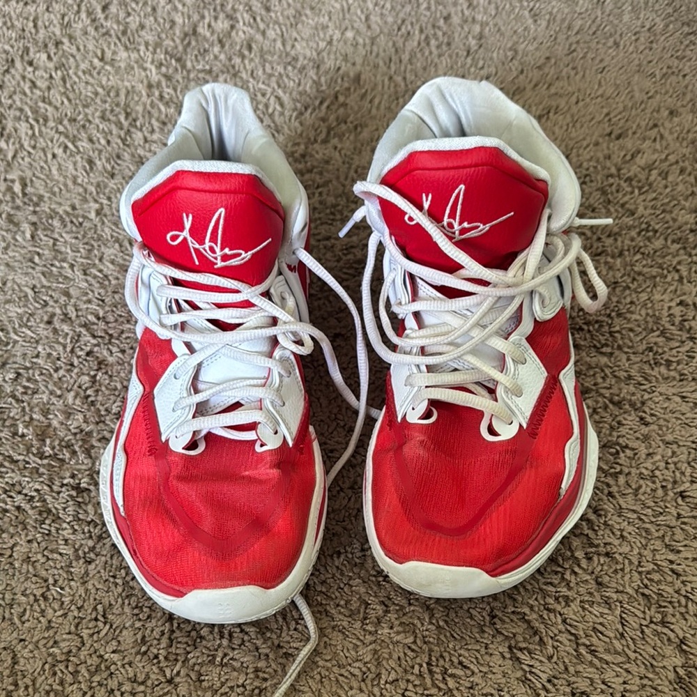 Kyrie infinity red